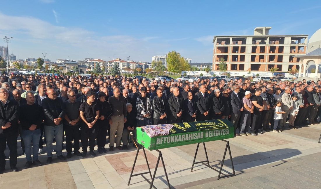 Afyonkarahisar sağlık camiasının tanınan isimlerinden Dr. Alev Türe, annesi Zeynep