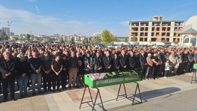 Afyonkarahisar sağlık camiasının tanınan isimlerinden Dr. Alev Türe, annesi Zeynep