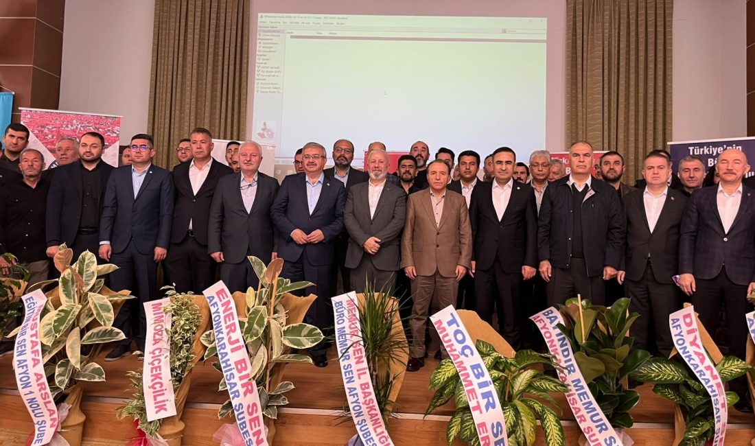 Genel kurula AK Parti Afyonkarahisar Milletvekilleri İbrahim Yurdunuseven ve Hasan