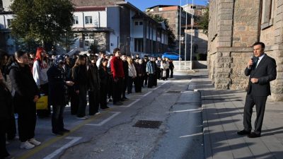 Okul yönetimi ve öğretmenlerle bir araya gelen Demirtola, okul güvenliği,