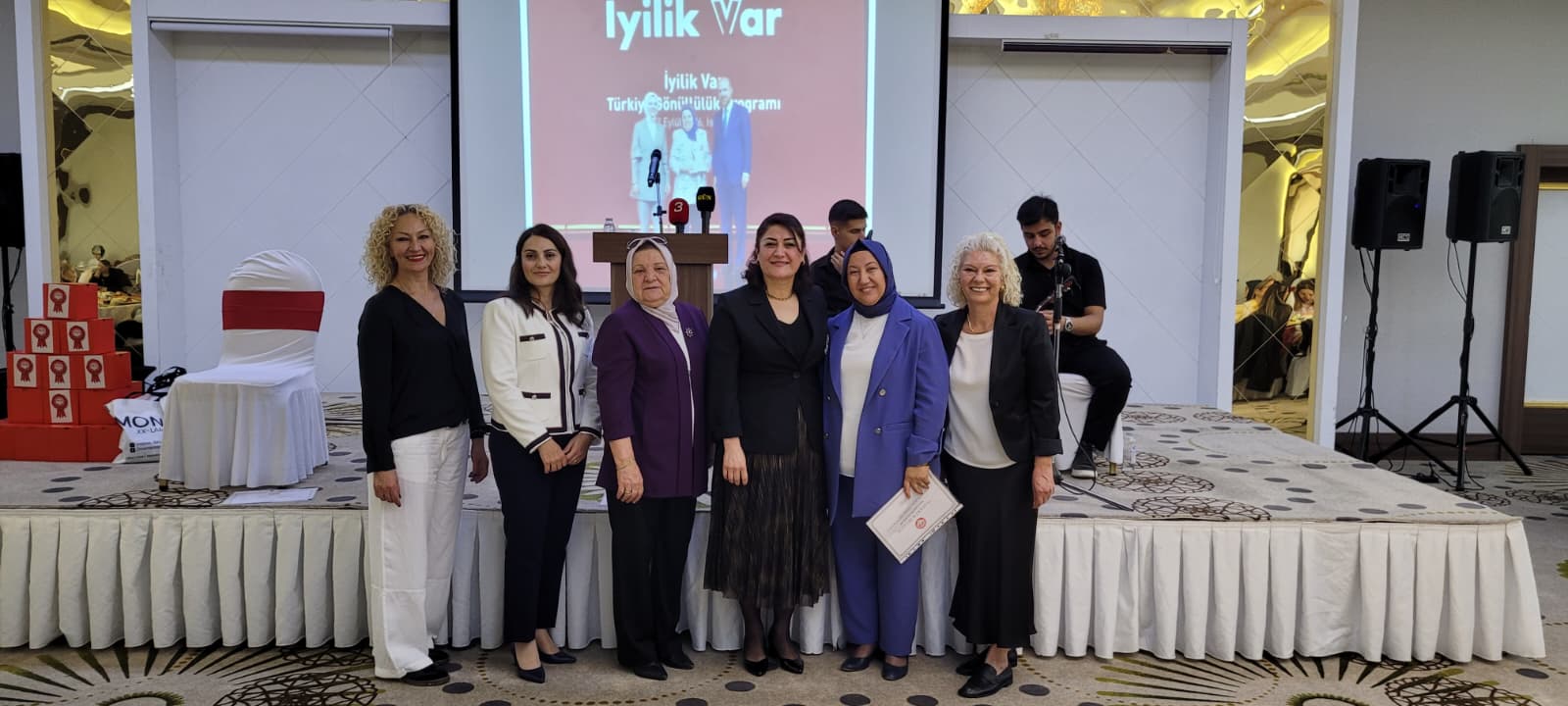 Eğitime katkı sağlamak ve farkındalık oluşturmak amacıyla düzenlenen programa; Afyonkarahisar