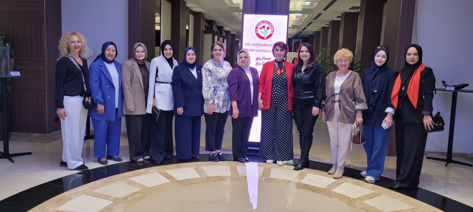 Gül Anneler Derneği’nden eğitime destek buluşması