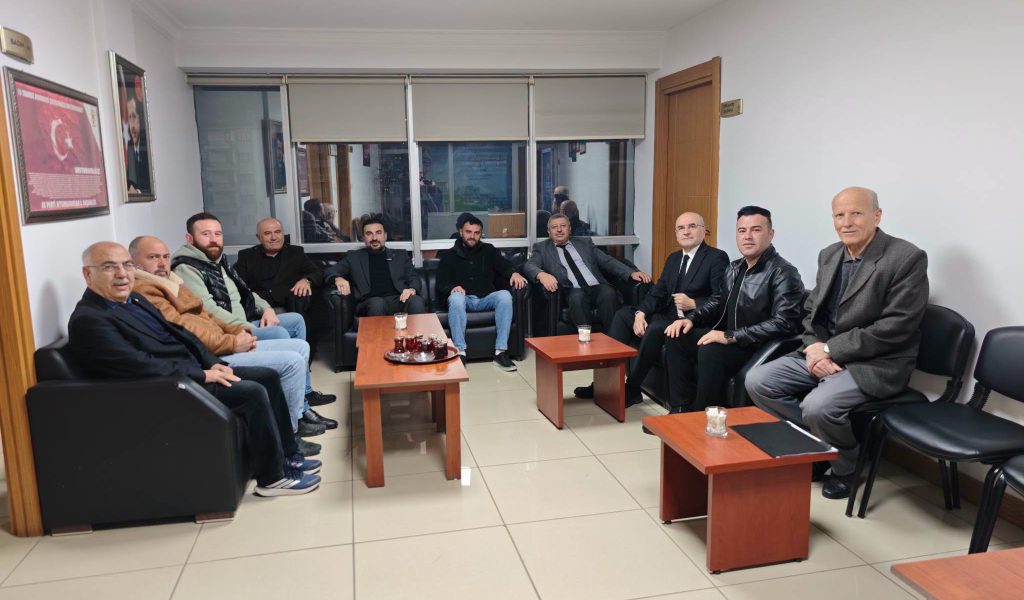 AK Parti Afyonkarahisar İl Başkanlığı tarafından yapılan paylaşımda, güne vatandaşlarla