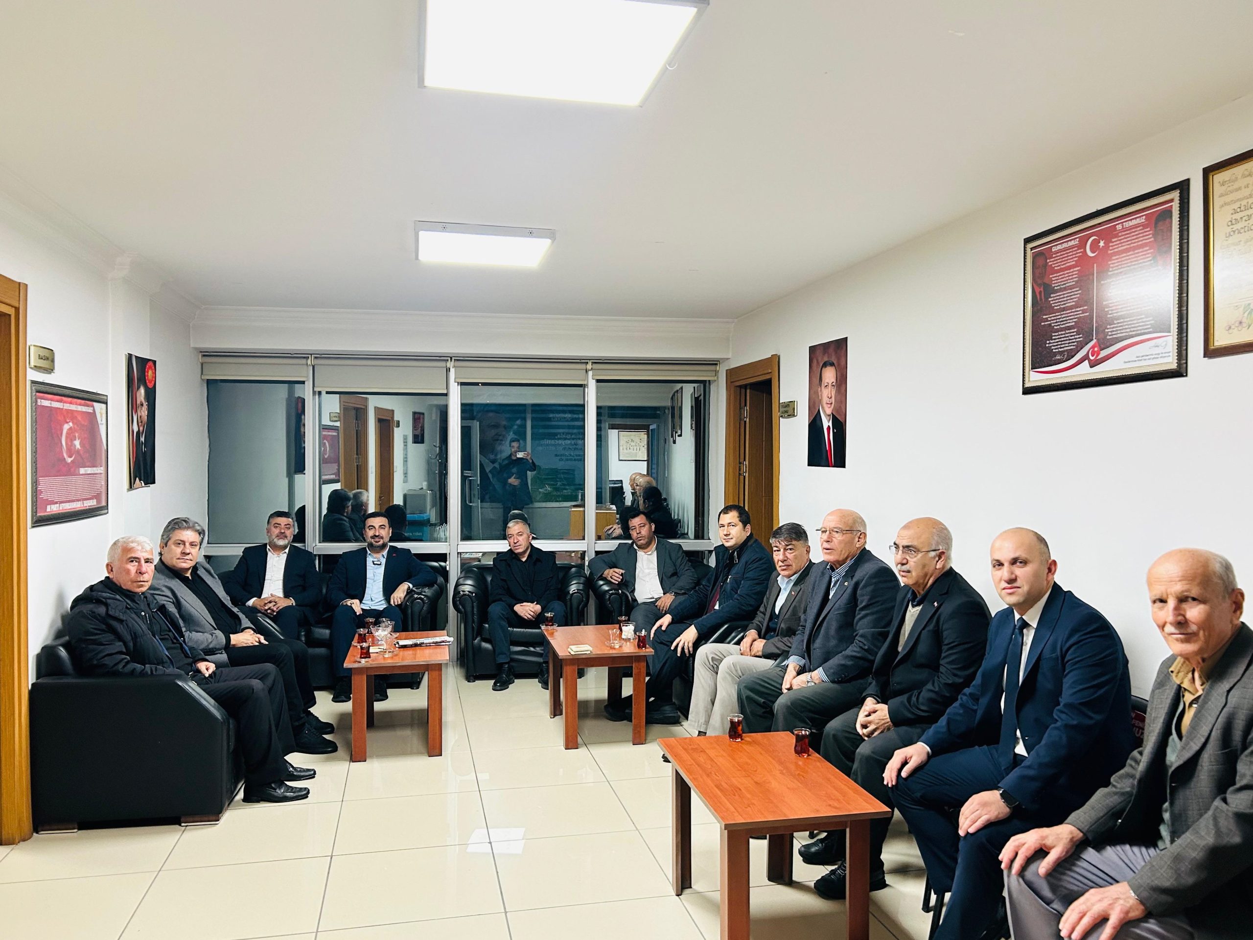 Özgür Kavak Ankara dönüşü beklemedi: İlk işi vatandaşlarla buluşmak oldu