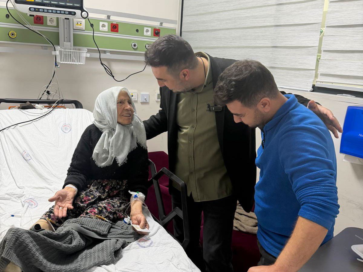 AK Parti Afyonkarahisar İl Başkanı Dr. Özgür Kavak, kentteki ziyaretleri