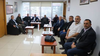 AK Parti Afyonkarahisar İl Başkanı Dr. Özgür Kavak, vatandaşlar ve