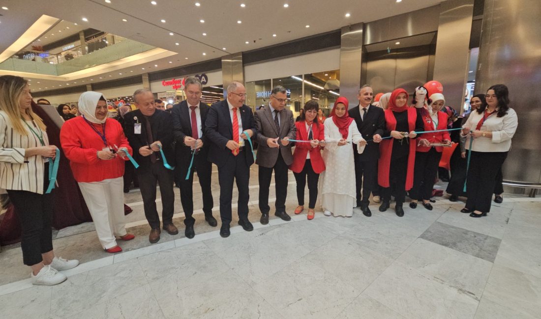 Kadınların el emeği ve göz nuruyla hazırladığı eserler, Cumhuriyet’in değerlerini
