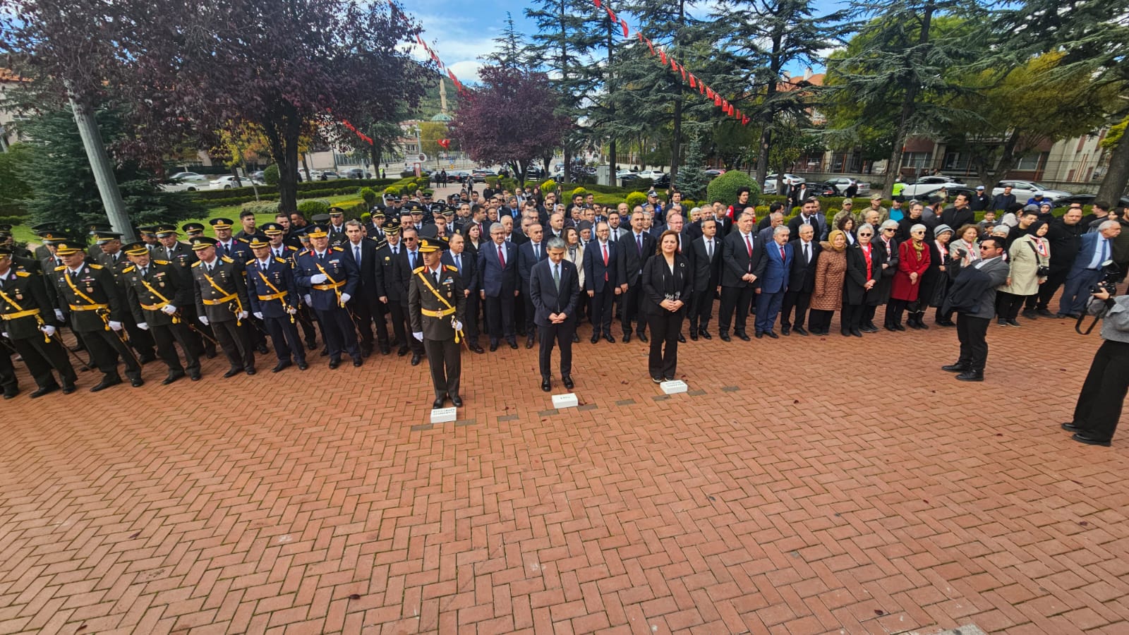 Kocatepe Parkı’nda Cumhuriyet’e saygı duruşu