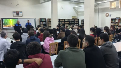 Eğitim programında öğrencilere öncelikle polislik mesleği tanıtılarak emniyet teşkilatının görev