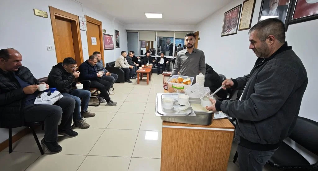 AK Parti Afyonkarahisar İl Başkanlığı tarafından yapılan açıklamada, cuma gününün