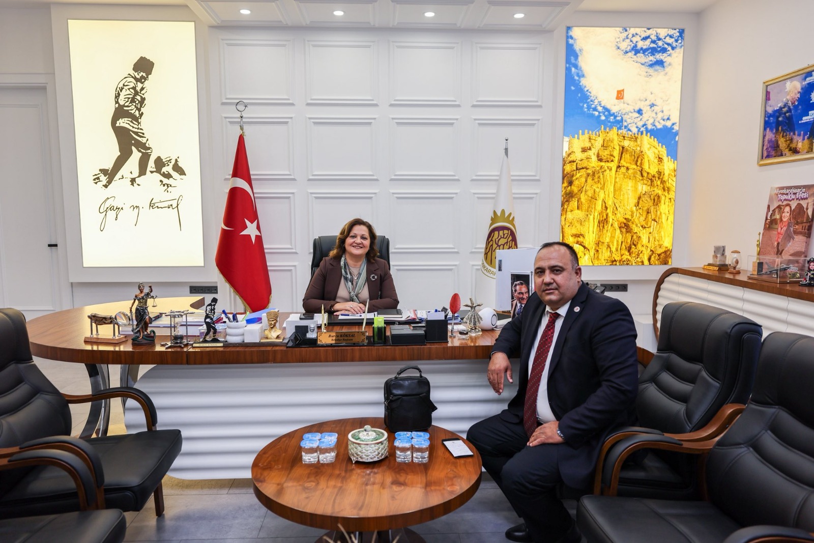 Köksal, mahalle muhtarlarıyla bir araya geldi