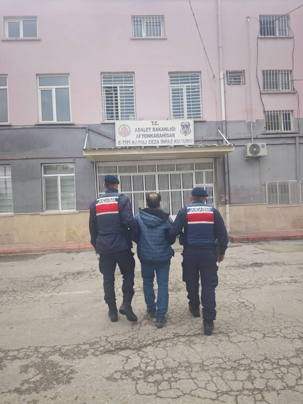 Jandarma bir haftada 49 aranan şahsı yakaladı