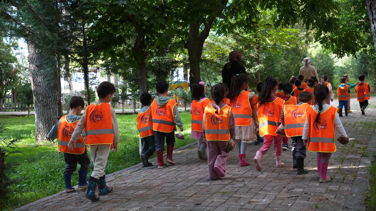 Bolvadin’de minikler Horan Parkı’nda doğayla buluştu