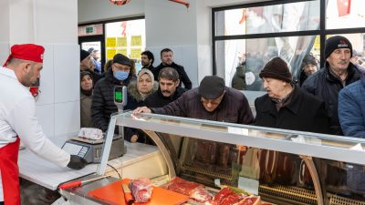 Afyonkarahisar’da sosyal belediyecilik anlayışıyla hizmet veren Halk Gıda, temel gıda