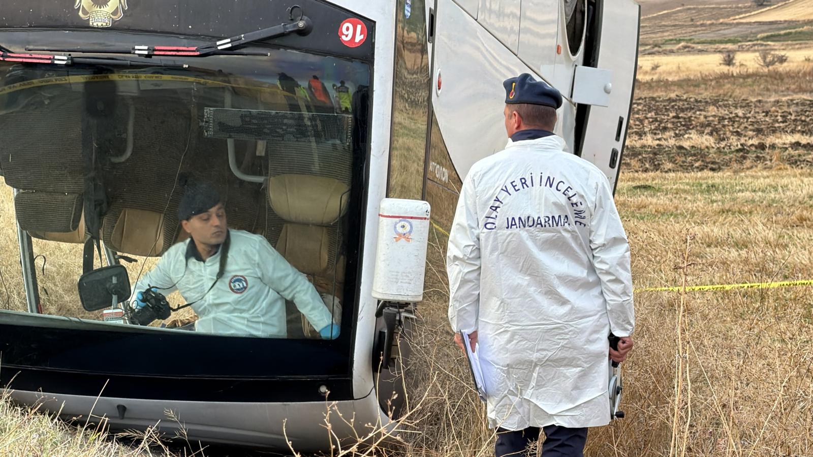 Şuhut’ta işçi servisi devrildi: 1 Ölü, 1'i ağır 27 yaralı