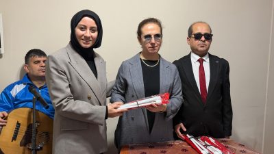 Dernek binasında gerçekleştirilen programda dernek üyeleri bir araya geldi. Program