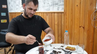Caner Özsercan, yıllar önce gittiği Kahramanmaraş gezisi sırasında tattığı acı