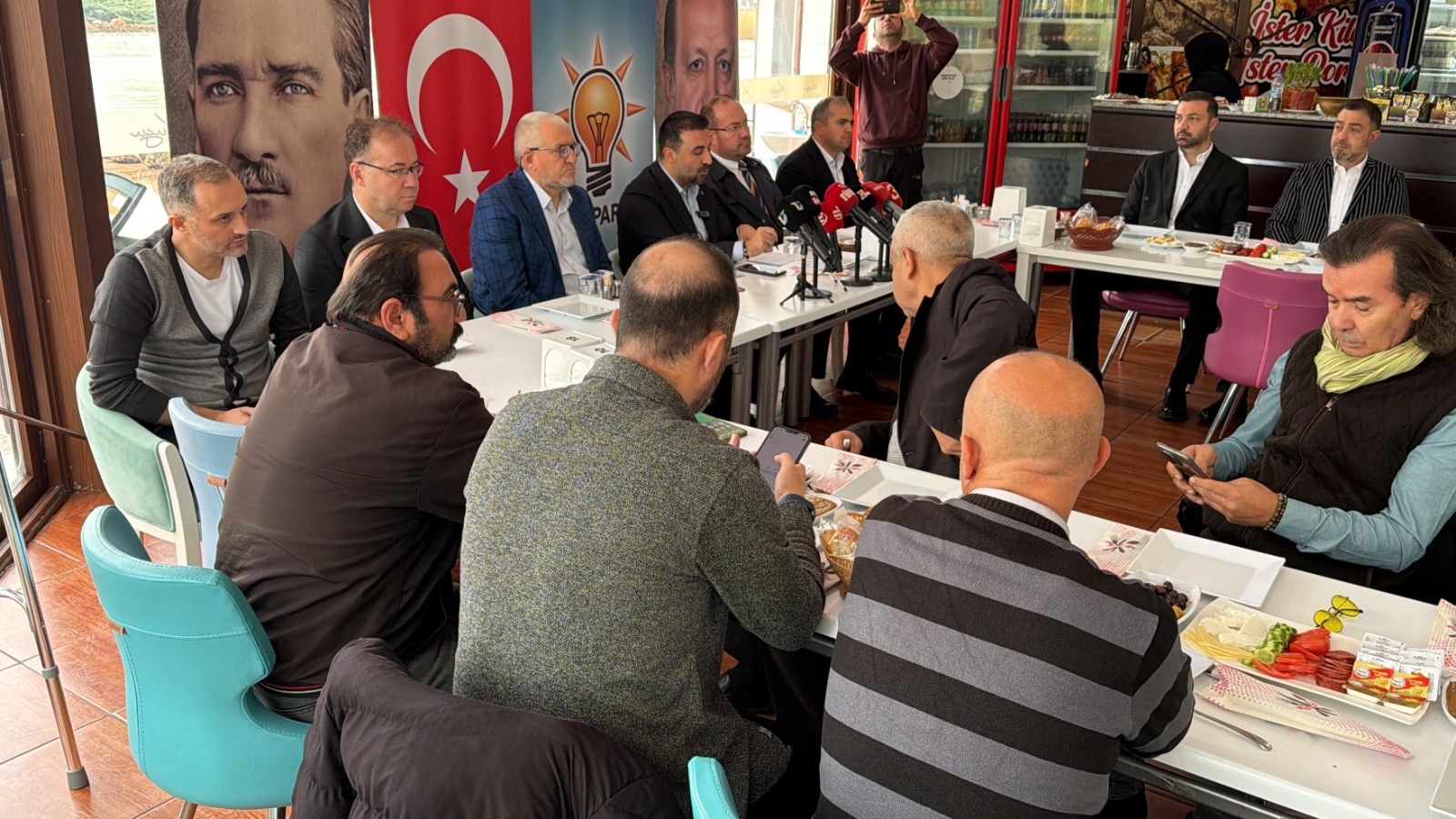 AK Parti’den basın buluşması