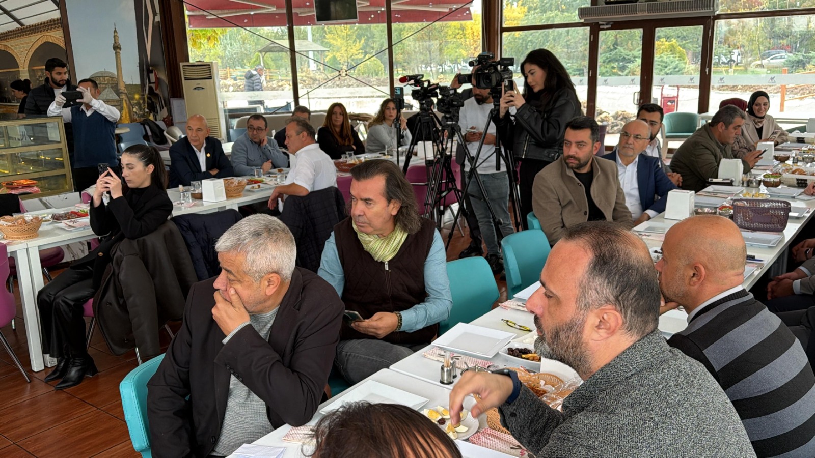 AK Parti’den basın buluşması