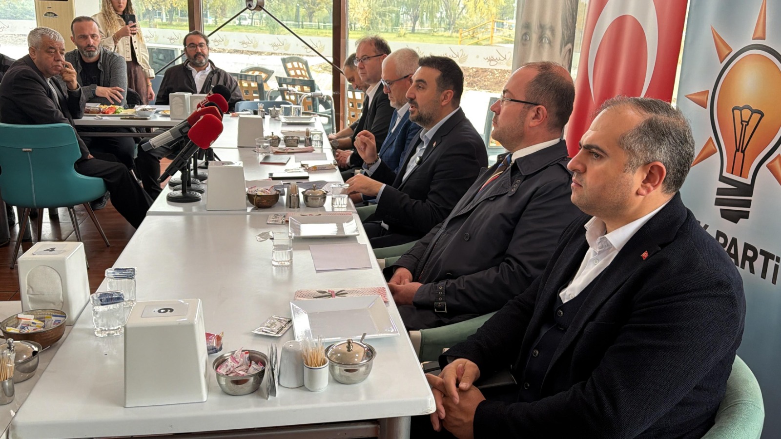 AK Parti’den basın buluşması