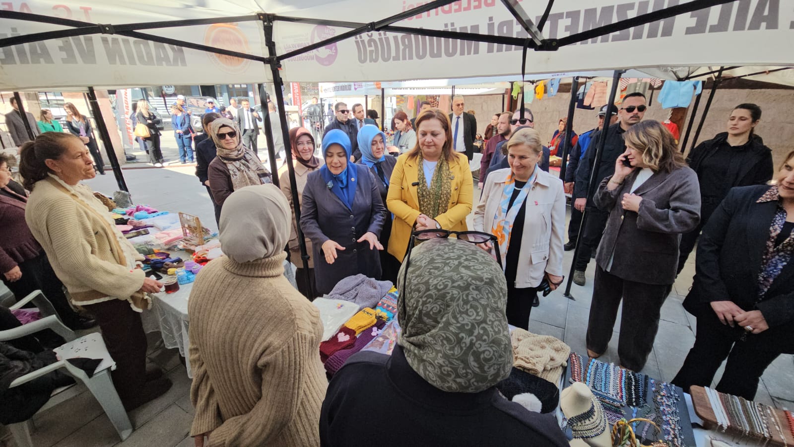 Köle Hanı’nda kadın emeğine ziyaret