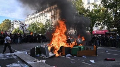 Fransa’da yaşananlar artık sıradan bir protesto dalgasıyla açıklanamayacak kadar ciddi