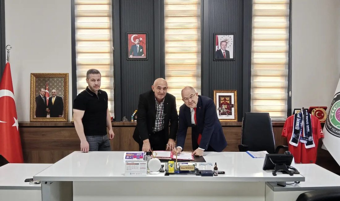 Protokol kapsamında hazırlanan kırtasiye hediye çekleri, il genelindeki öğrencilere ulaştırılmak