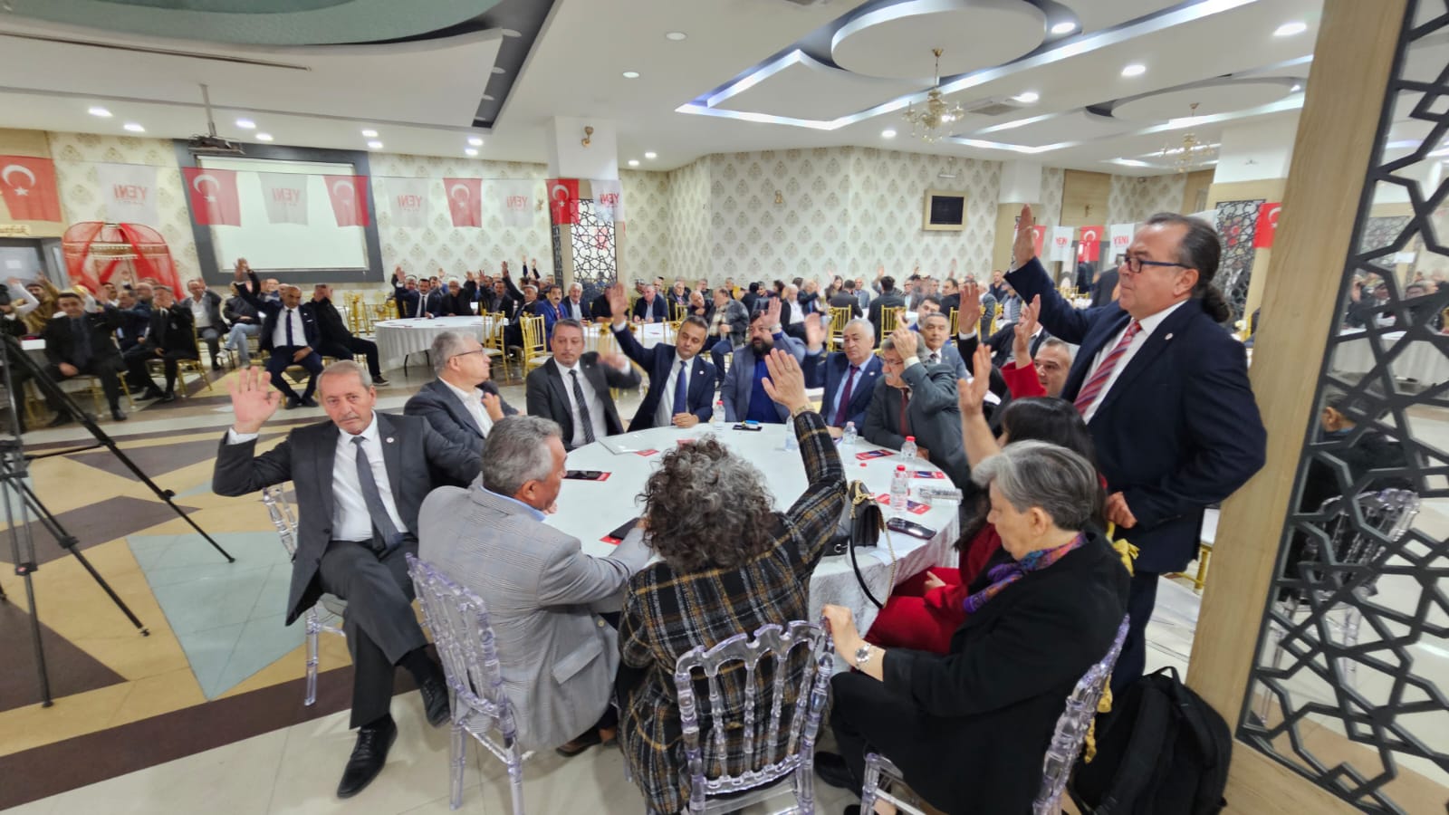 Yeni Parti Afyonkarahisar’da Faruk Duha Erhan dönemi başladı