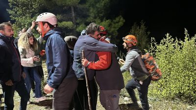 Sütçüler ilçesindeki Yazılı Kanyon’da bulunan İnsan Hak ve Hürriyetleri İnsani