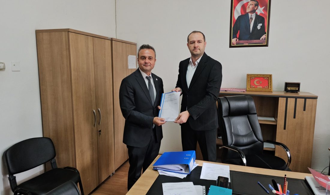 MAZBATASINI ALDI Yeni Parti Afyonkarahisar İl Başkanlığı kongresinde il başkanı