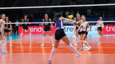 Karşılaşmaya iyi başlayan İlbank, ilk seti 25-17, ikinci seti ise