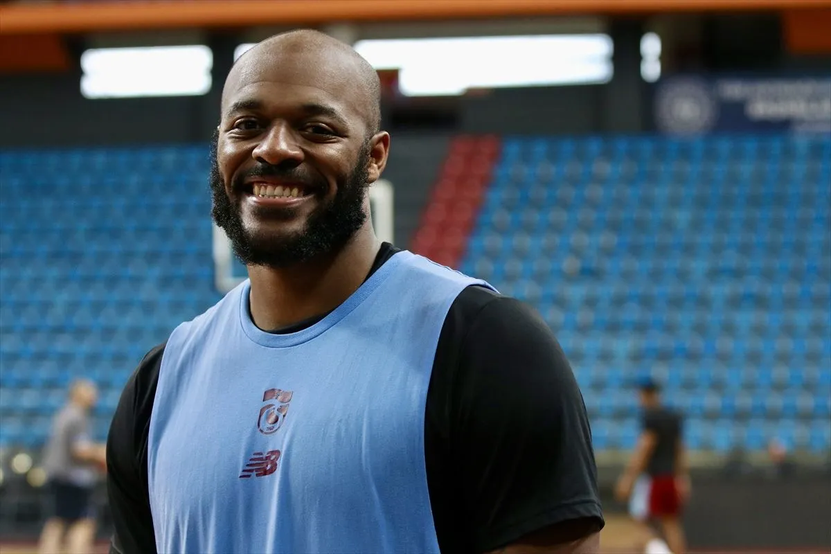 Trabzonspor Basketbol Takımı'nın yıldızı Tillman'ın hedefi çifte şampiyonluk