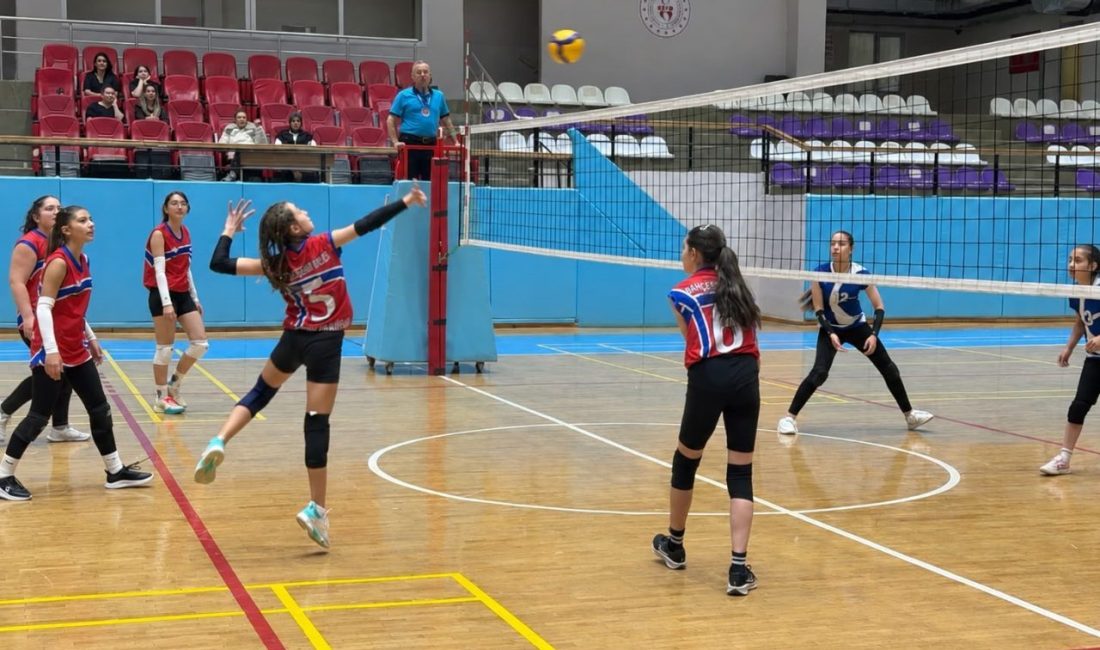 Afyonkarahisar’da Okul Sporları kapsamında düzenlenen hentbol, futsal, dart ve voleybol