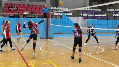 Afyonkarahisar’da Okul Sporları kapsamında düzenlenen hentbol, futsal, dart ve voleybol