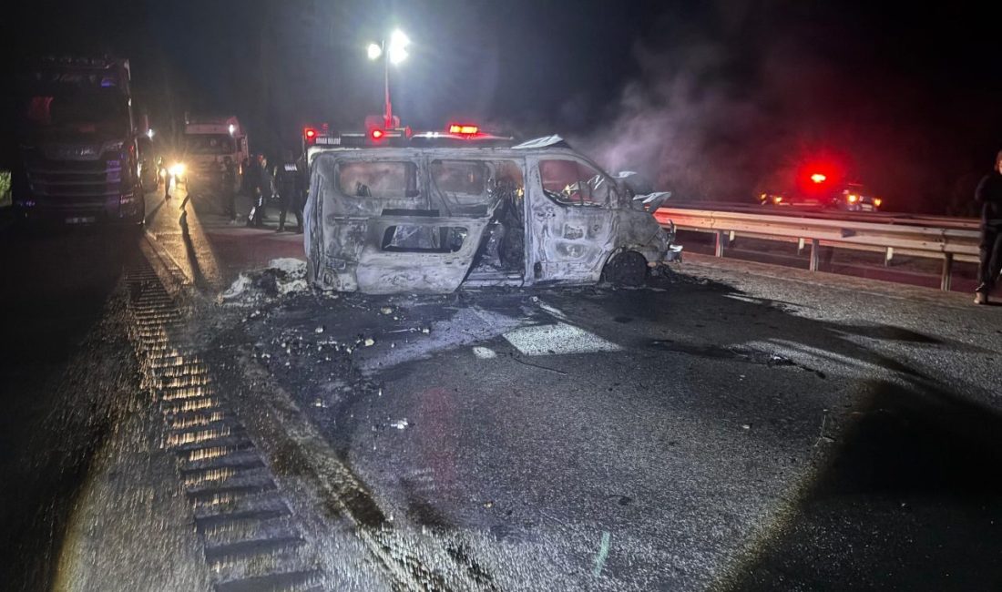 AFYONKARAHİSAR (AA) – Afyonkarahisar'ın Evciler ilçesinde tıra arkadan çarpan otomobildeki