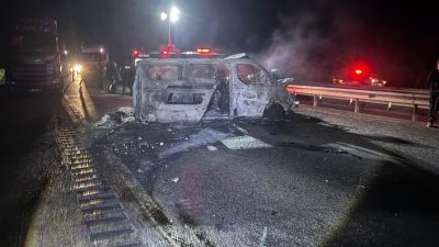 AFYONKARAHİSAR (AA) – Afyonkarahisar'ın Evciler ilçesinde tıra arkadan çarpan otomobildeki