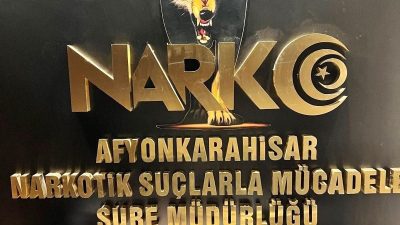 AFYONKARAHİSAR (AA) – Afyonkarahisar'da durdurulan otomobilde uyuşturucu maddelerle yakalanan 2
