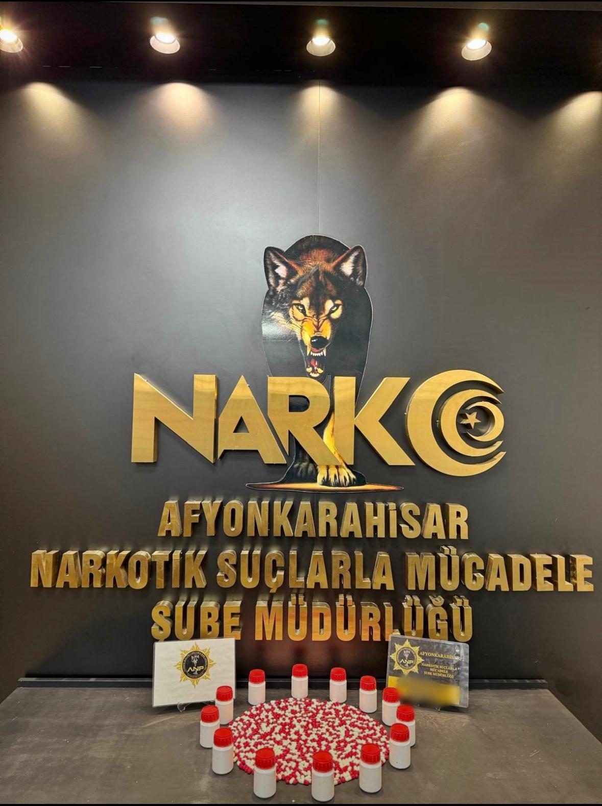 AFYONKARAHİSAR (AA) – Afyonkarahisar'da uyuşturucu operasyonunda yakalanan 2 şüpheli tutuklandı.