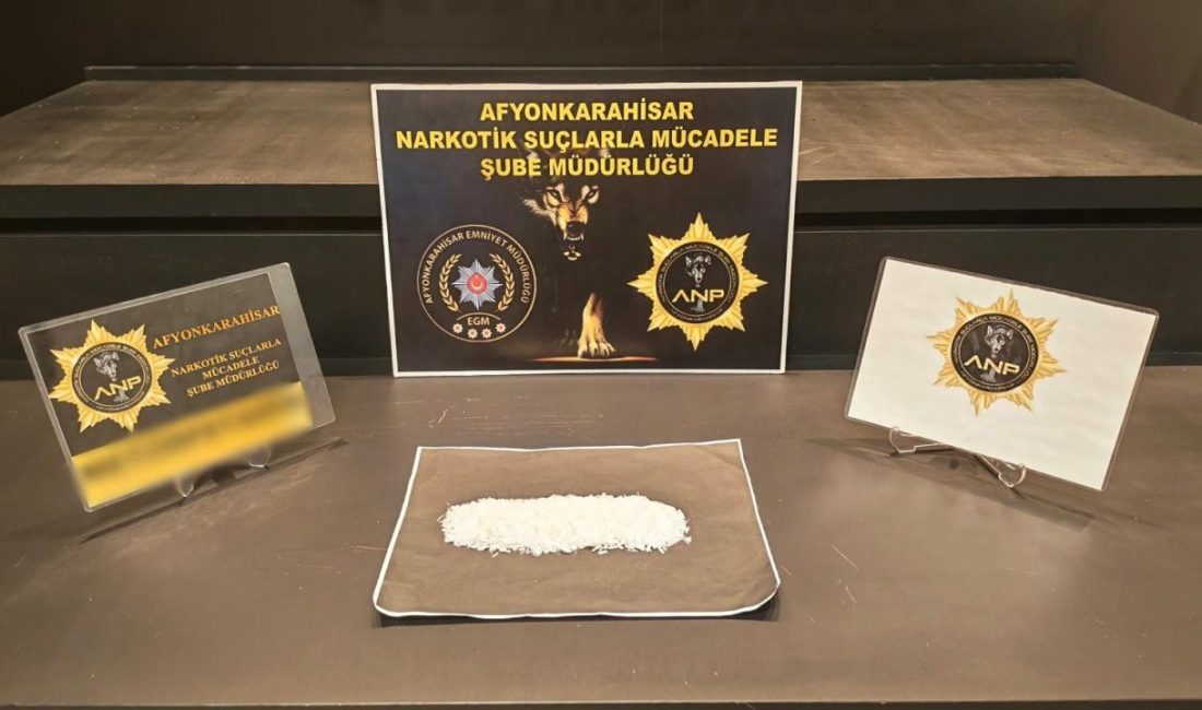 AFYONKARAHİSAR (AA) – Afyonkarahisar'da düzenlenen uyuşturucu operasyonunda gözaltına alınan 3