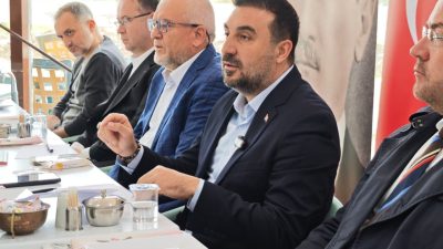 AFYONKARAHİSAR (AA) – Afyonkarahisar İl Başkanı Özgür Kavak, kentteki basın