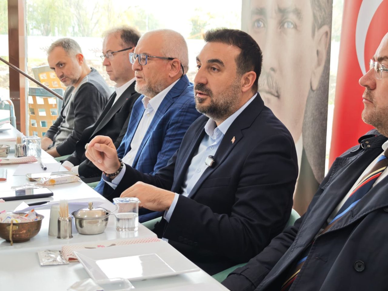 AFYONKARAHİSAR (AA) – Afyonkarahisar İl Başkanı Özgür Kavak, kentteki basın