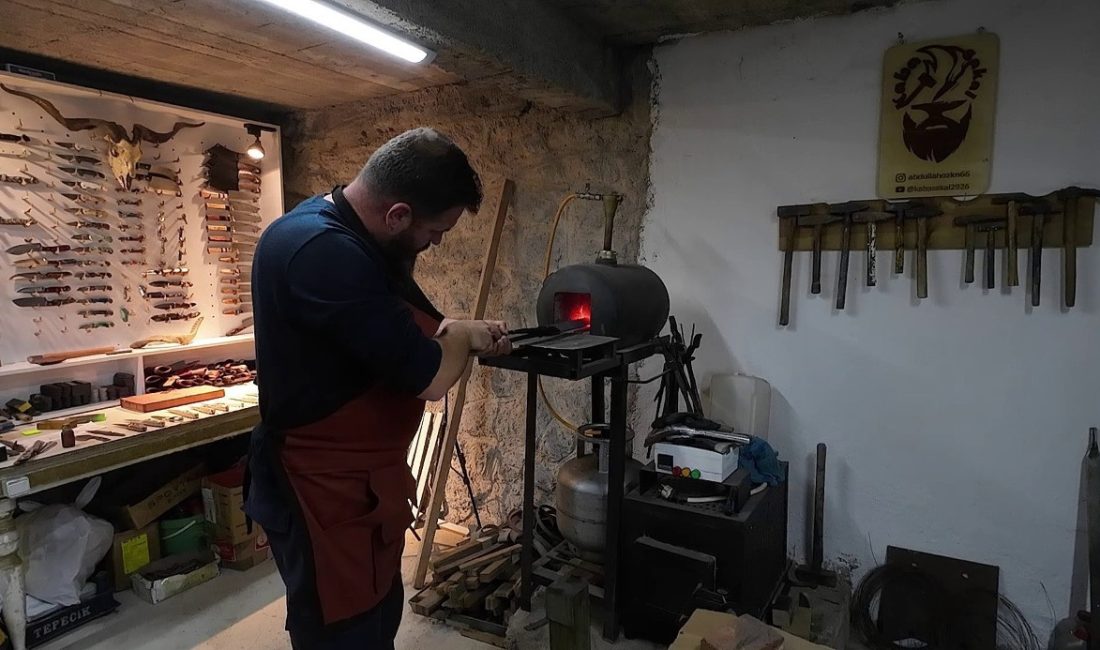 Küçük bir kulübede başlayan hayal Elektrik teknisyeni olarak çalışan Abdullah