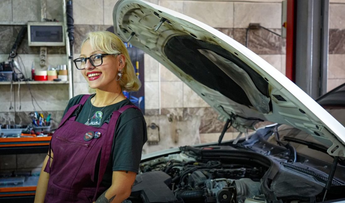 Etimesgut ilçesindeki oto sanayi sitesinde 5 yıldır çalışan Mia Uyanık,