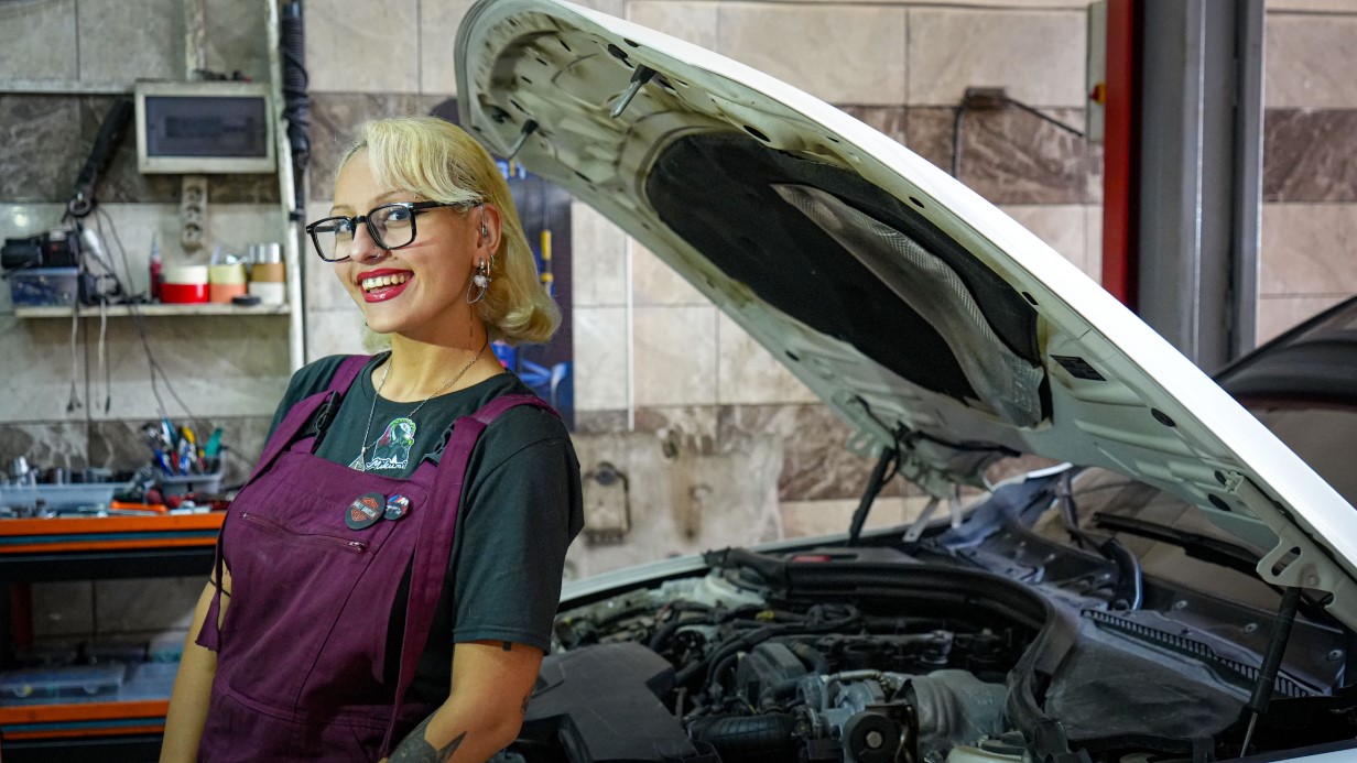 Etimesgut ilçesindeki oto sanayi sitesinde 5 yıldır çalışan Mia Uyanık,