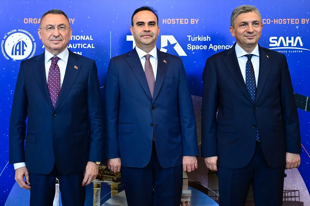 Bakan Kacır: 5-9 Ekim tarihleri küresel uzay gündeminin kalbinin Türkiye'de attığı günler olacak