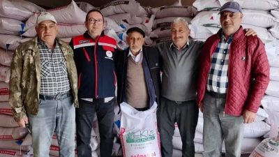 Afyonkarahisar’ın Bayat ilçesinde 25 üreticiye yüzde 50 hibe desteğiyle 4