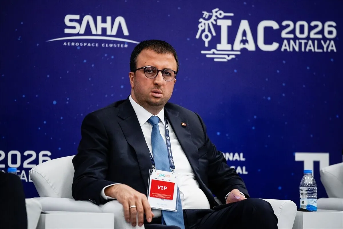 IAC 2026'da "Çağlar Arasında Köprü Kurmak: İpek Yolu Astronomisinden Ay Keşfine" paneli yapıldı 2 IAC 2026'da "Çağlar Arasında Köprü Kurmak: İpek Yolu Astronomisinden Ay Keşfine" paneli yapıldı