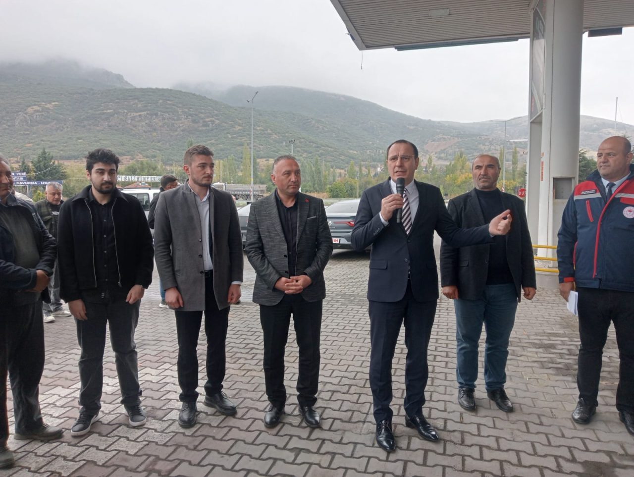 AFYONKARAHİSAR (AA) – Afyonkarahisar'ın Çay ilçesinde 200 çiftçiye yüzde 50