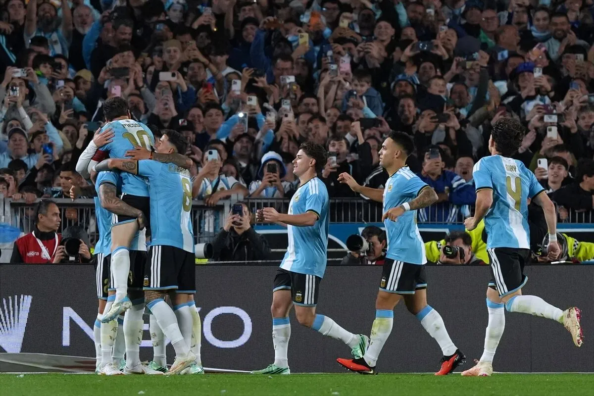 Arjantinli yıldız futbolcu Messi, milli takım kariyerini noktaladı