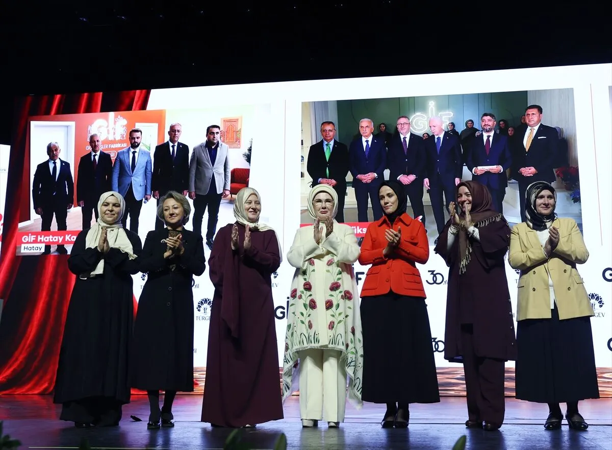 Emine Erdoğan: TÜRGEV 30 yıldır gençlerle yol arkadaşlığı kuruyor
